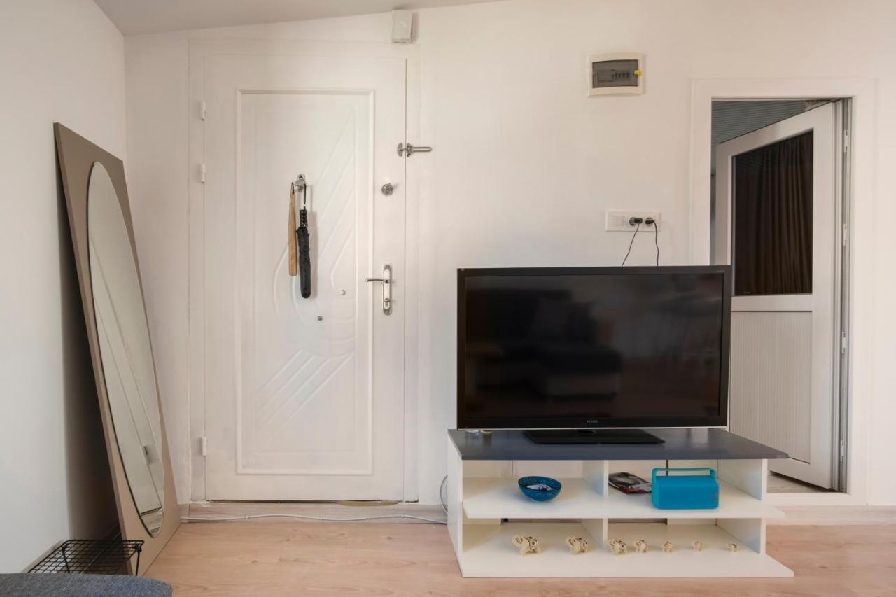 Central, Cozy, 15 Min Walk To The Beach, Fast Wi-Fi, Free Parking, 4Ppl Bodrum ภายนอก รูปภาพ
